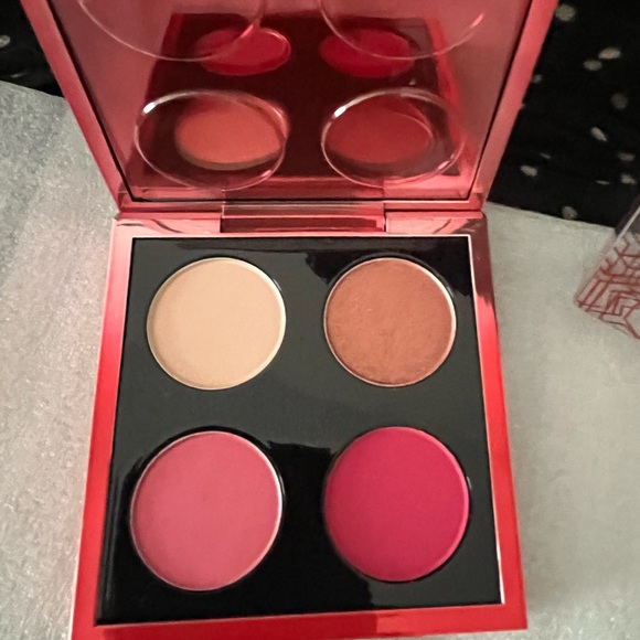 MAC Anime Ltd edition eyeshadow quad. Brand new in box. - Picture 4 of 8